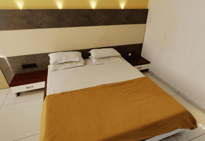 Double room at Saurashtra Leuva Patel Samaj Bhavan